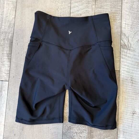 Old Navy Active Powersoft High Rise Bike Shorts - Picture 3 of 3